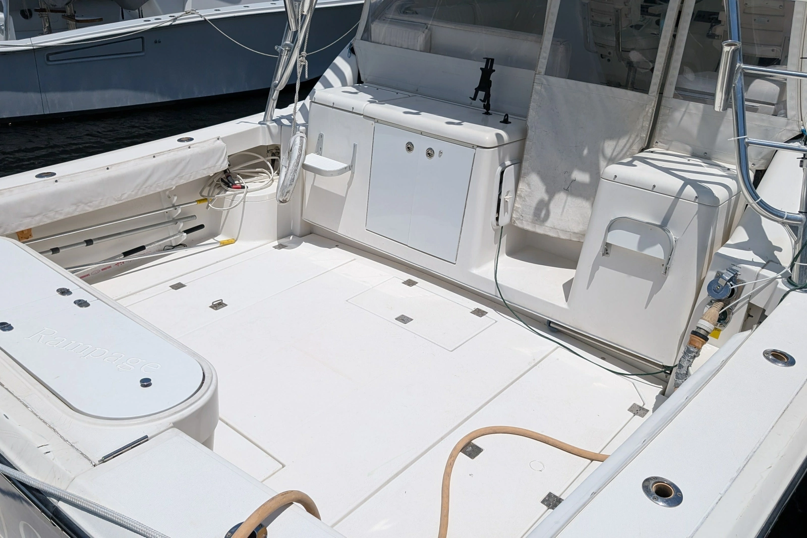 2005 Rampage 38 Express