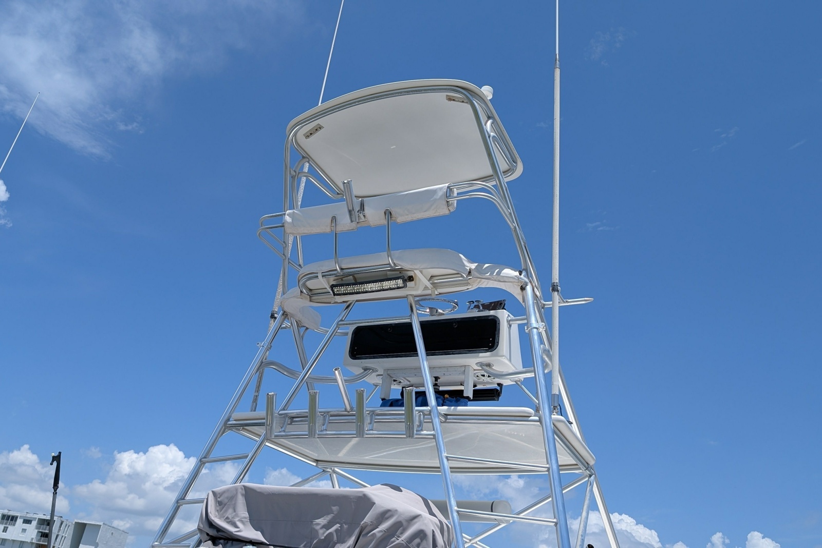 2005 Rampage 38 Express