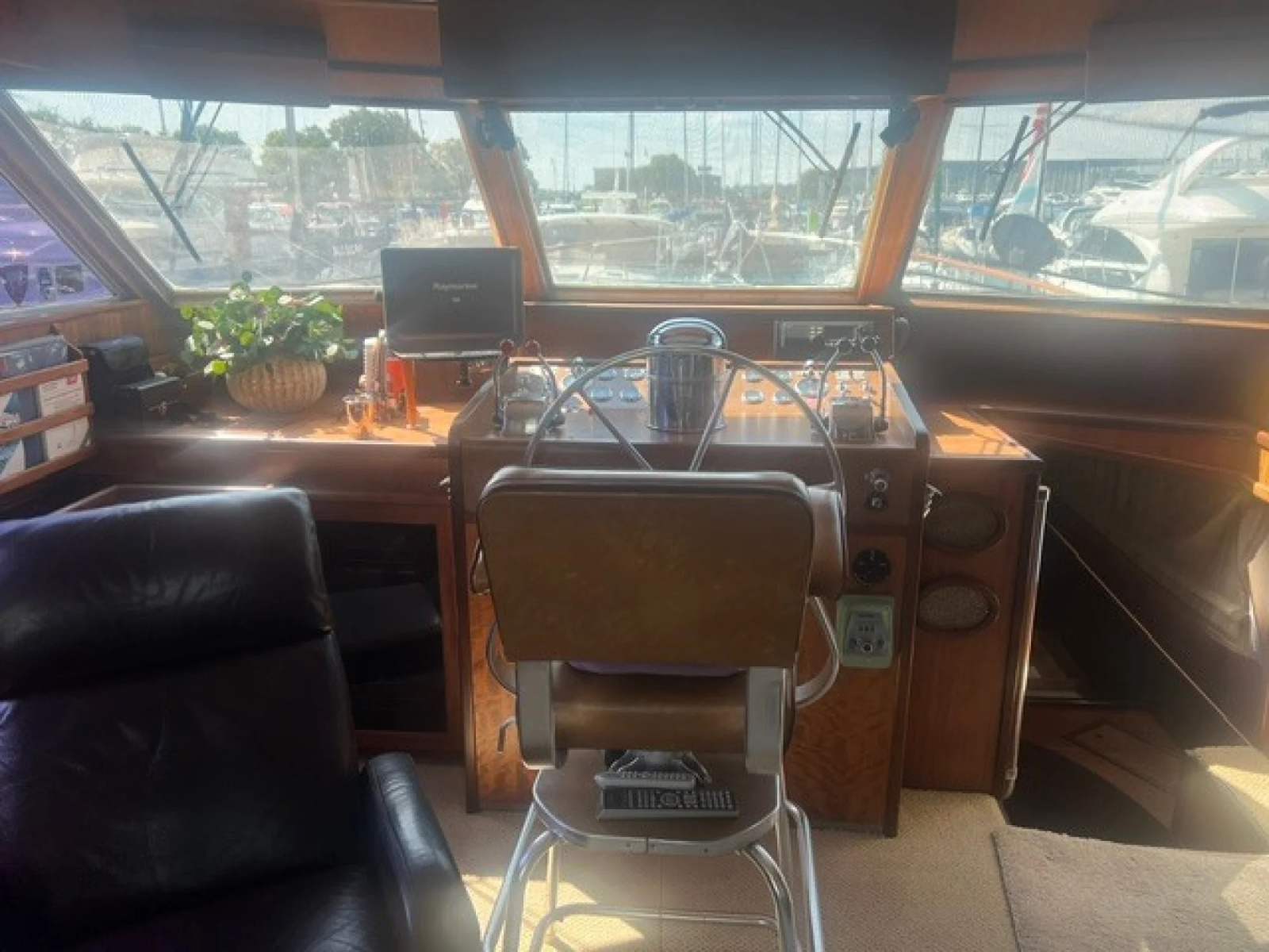 1972 Hatteras 58 Yacht Fish