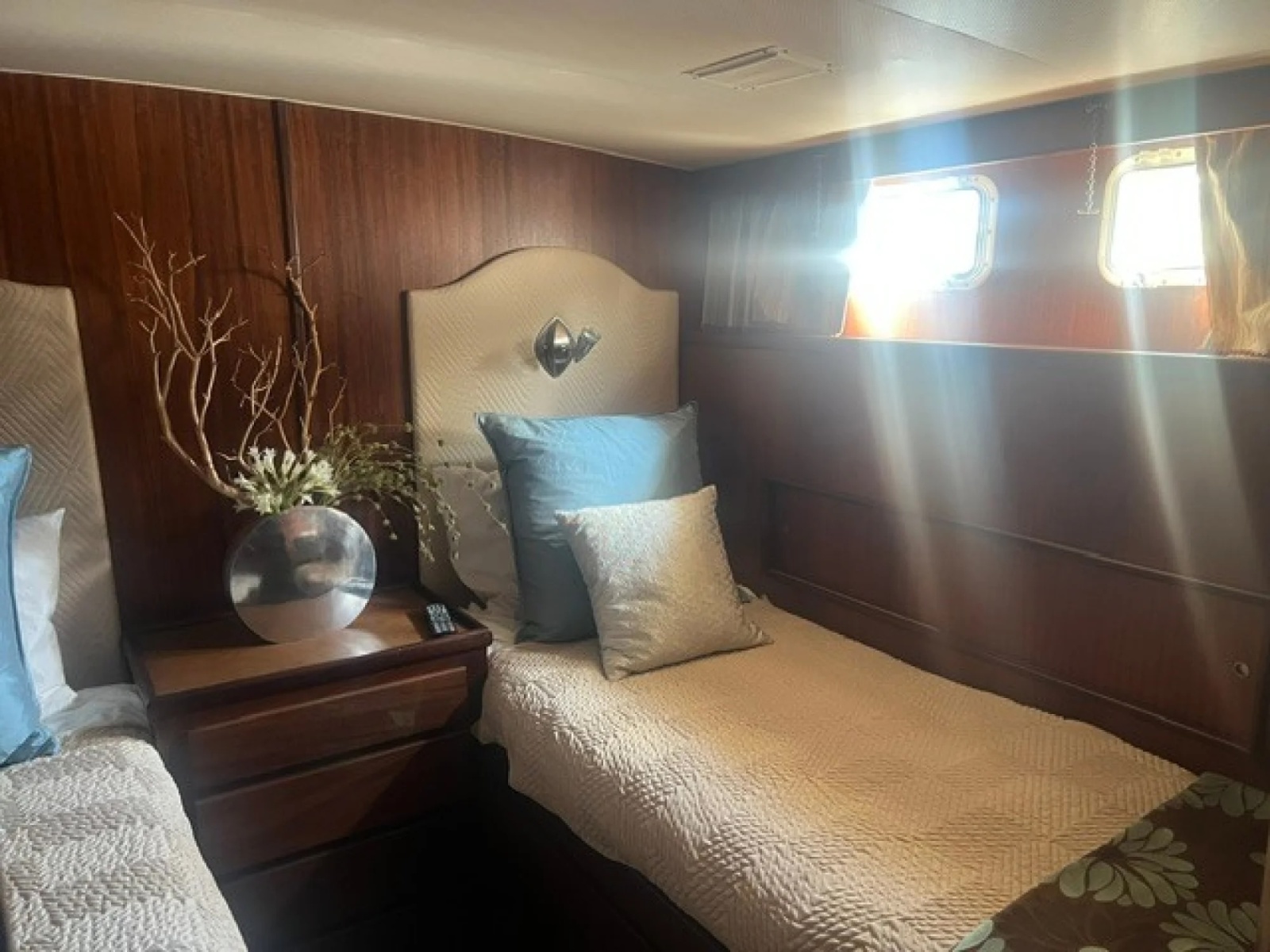 1972 Hatteras 58 Yacht Fish