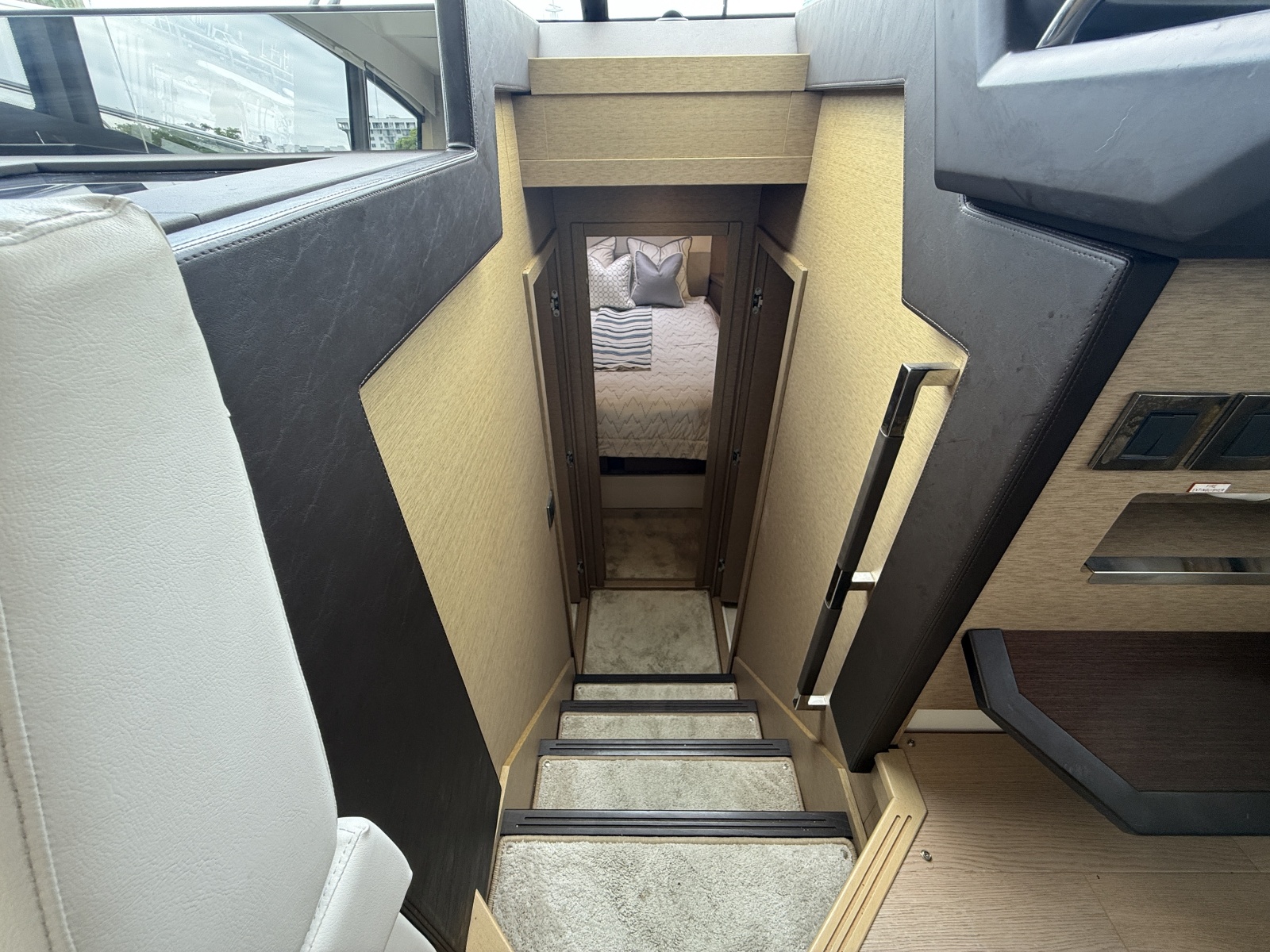 2018 Prestige 460