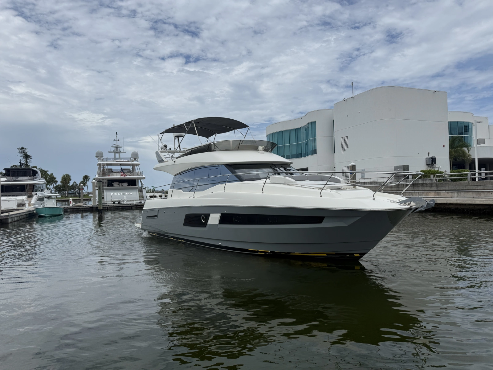 2018 Prestige 460