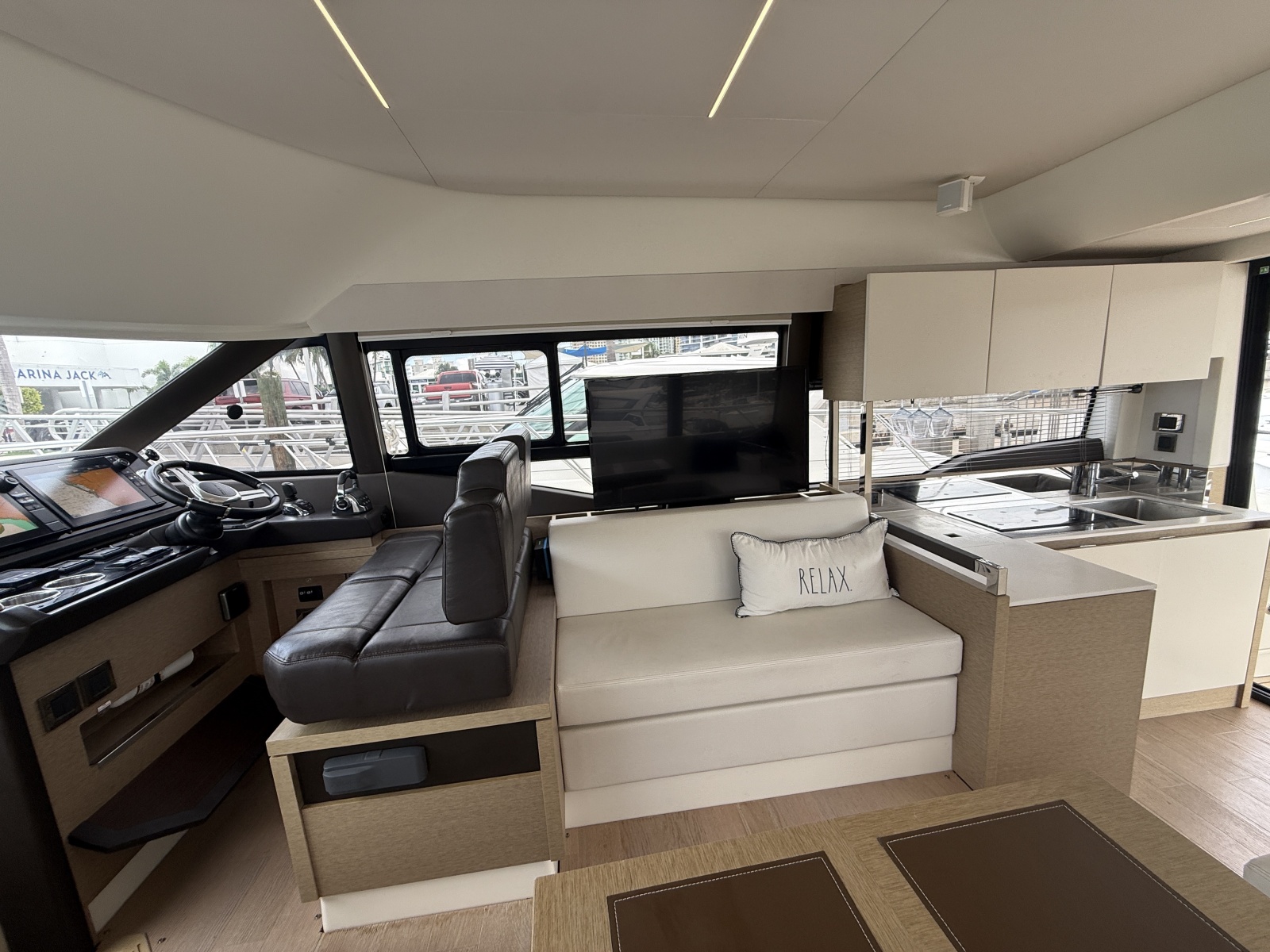 2018 Prestige 460