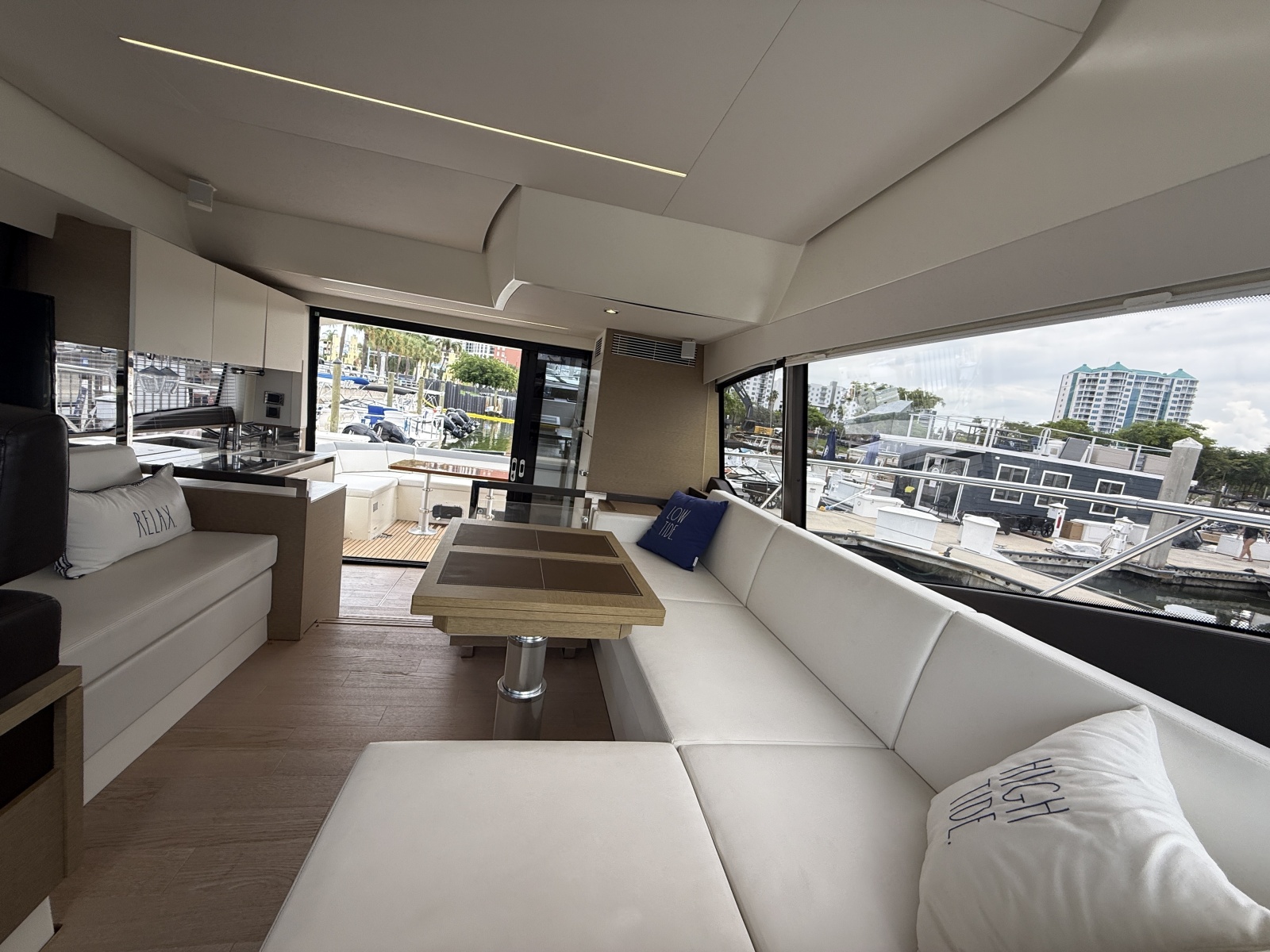2018 Prestige 460