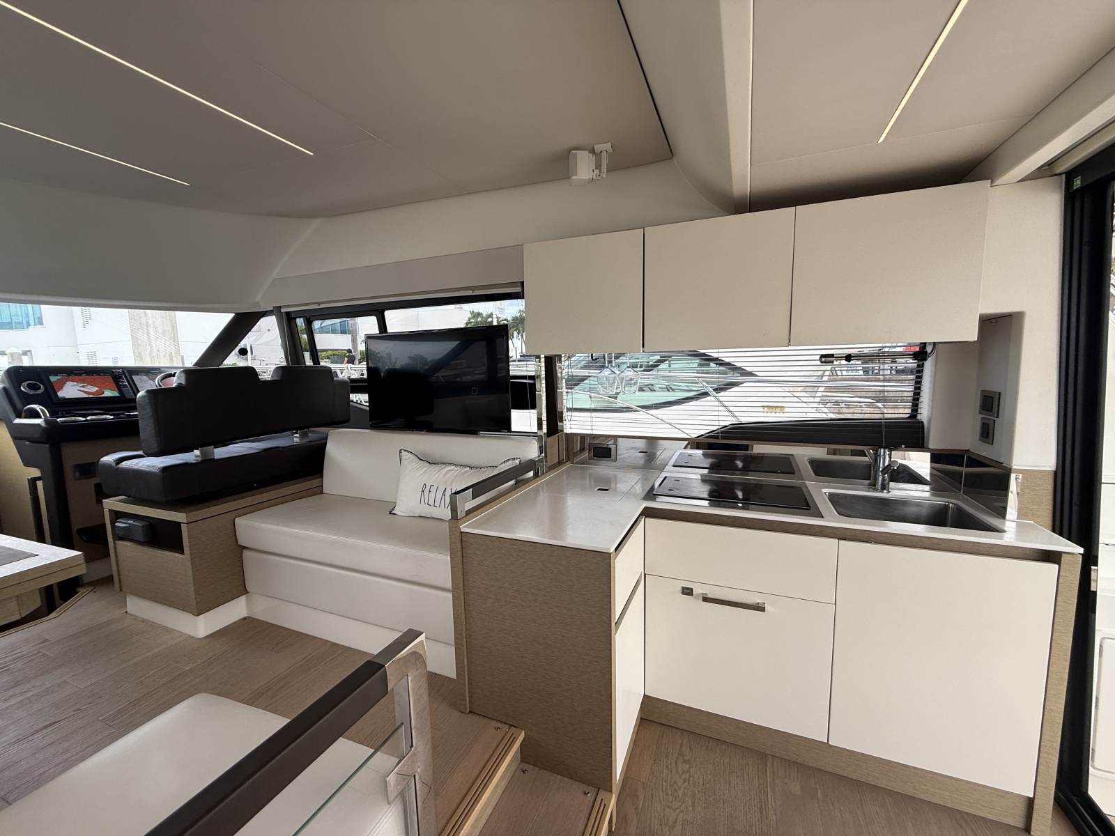 2018 Prestige 460