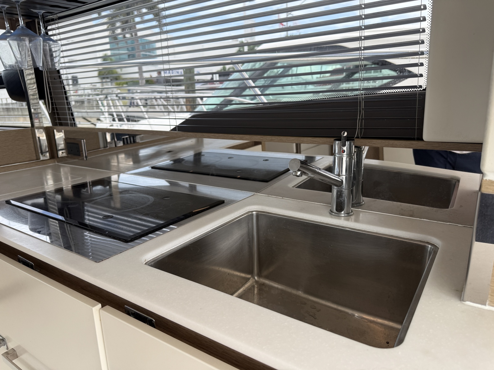 2018 Prestige 460