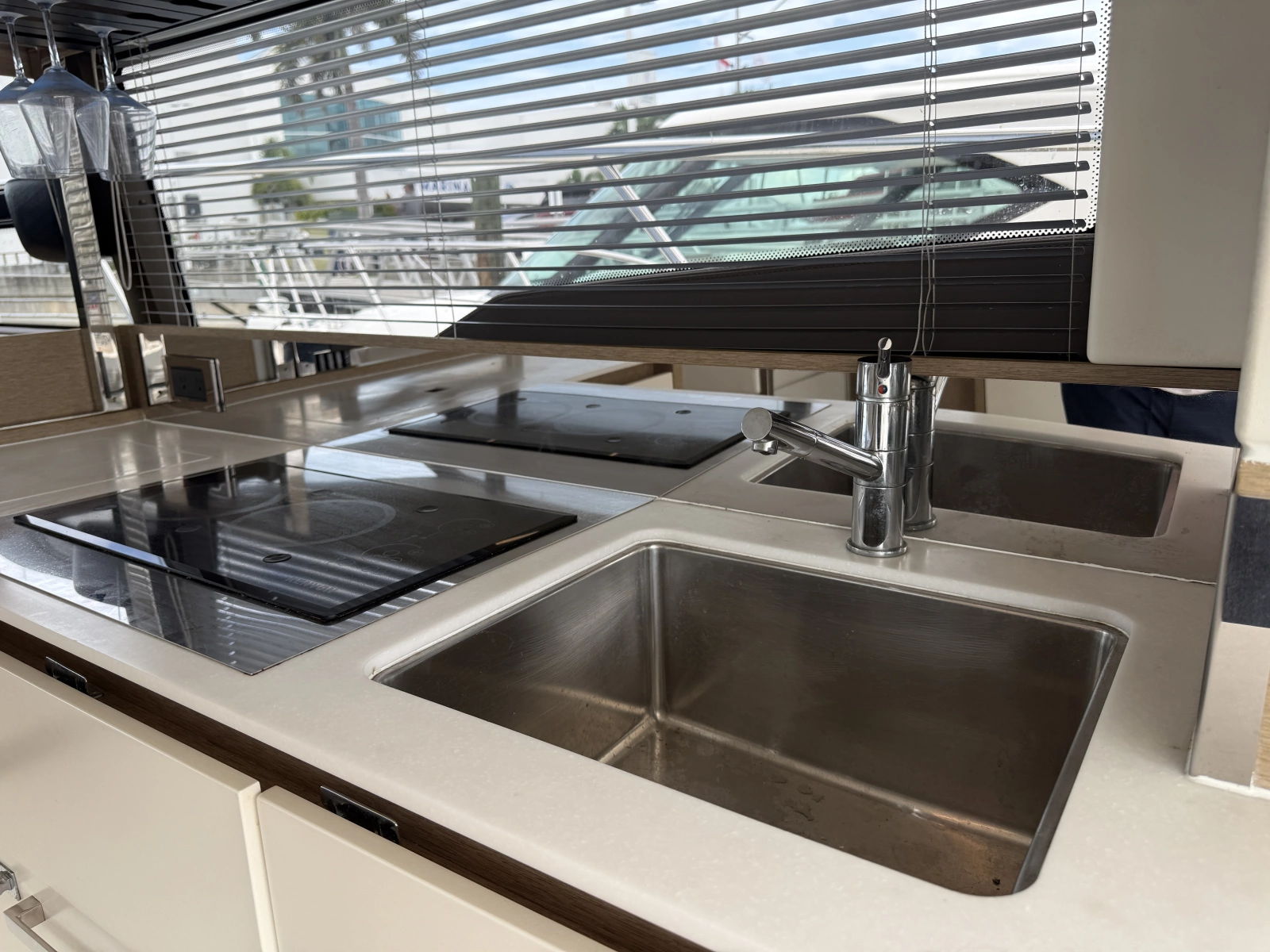 2018 Prestige 460