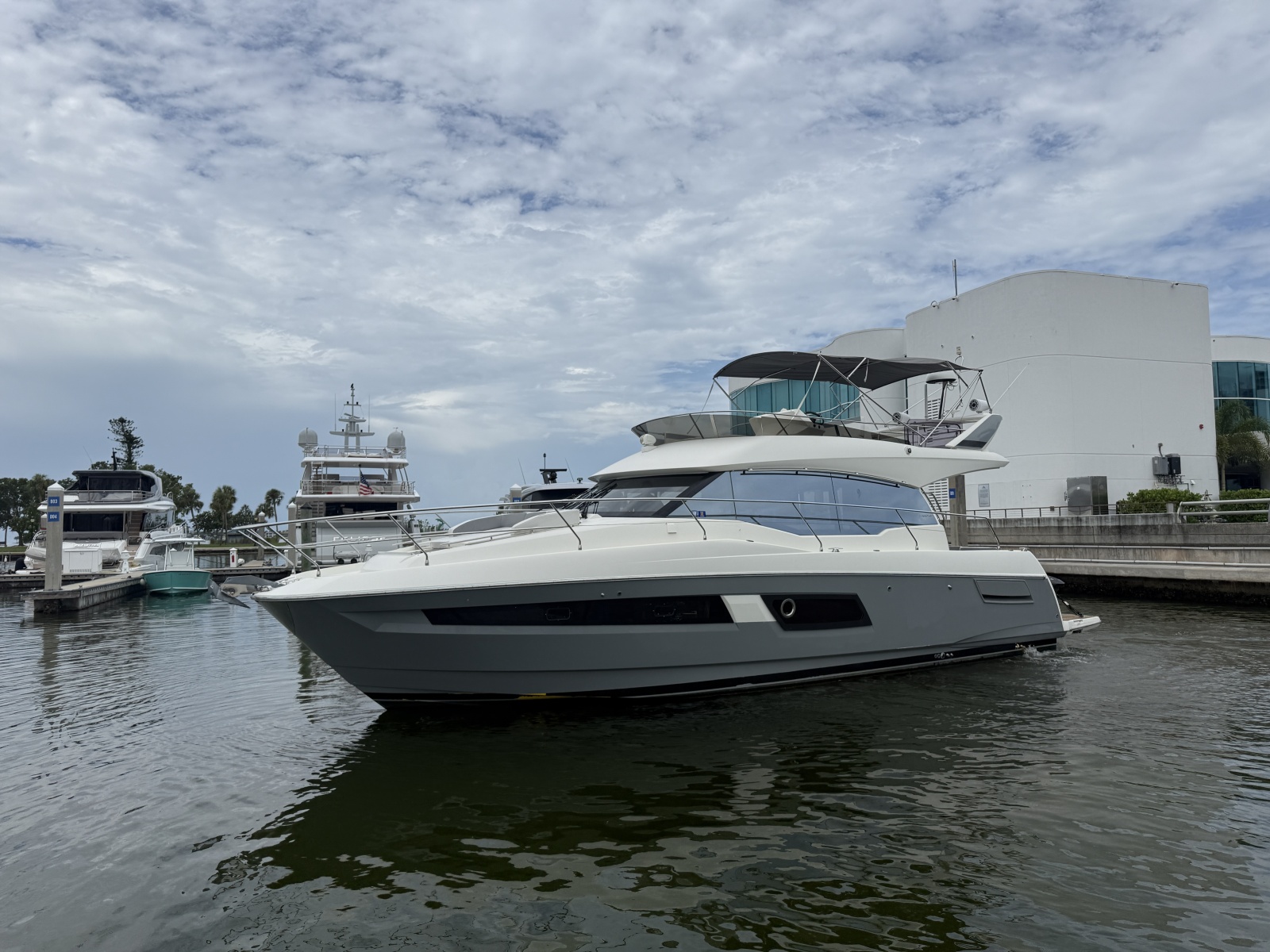 2018 Prestige 460