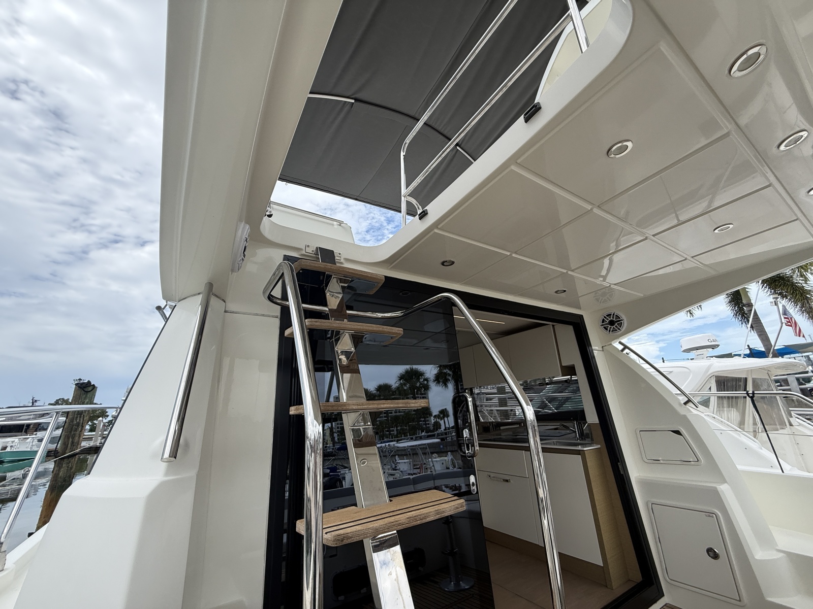 2018 Prestige 460