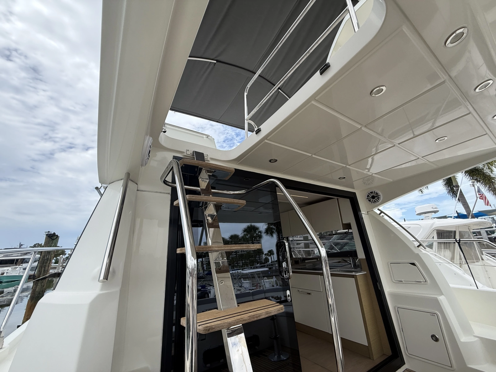 2018 Prestige 460