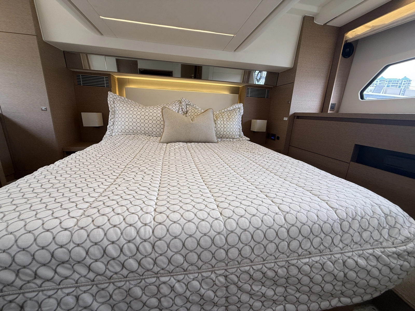 2018 Prestige 460