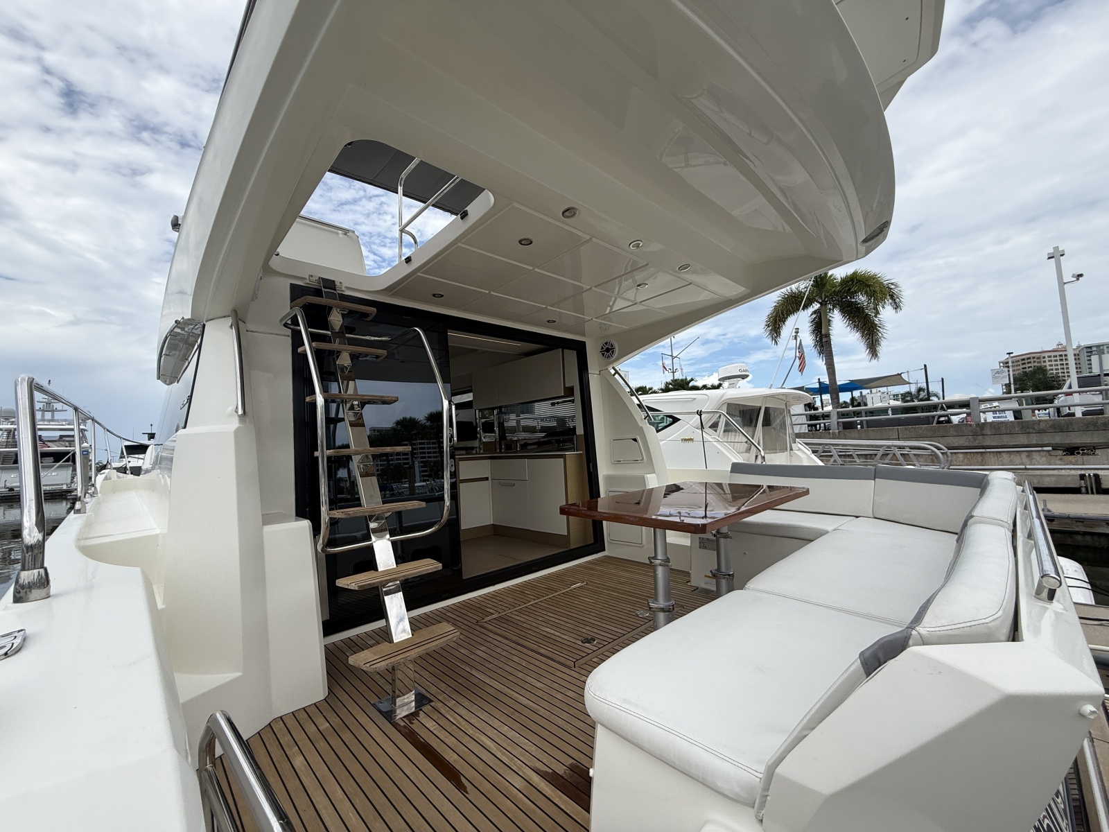 2018 Prestige 460