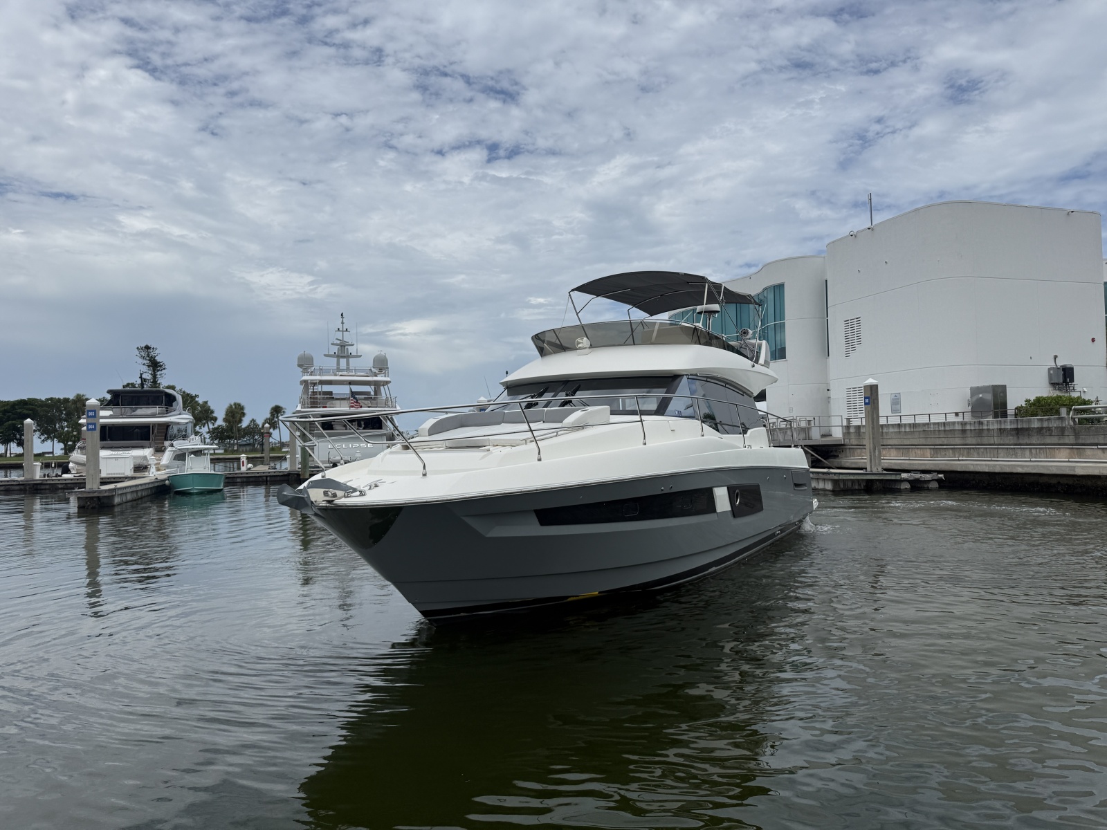 2018 Prestige 460