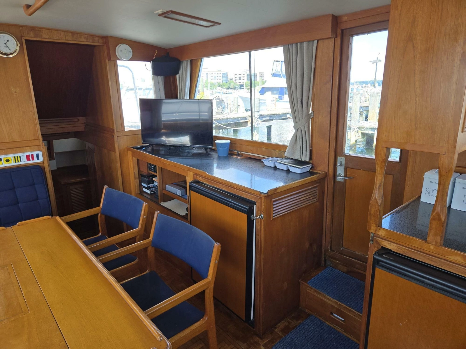 1983 Grand Banks Classic