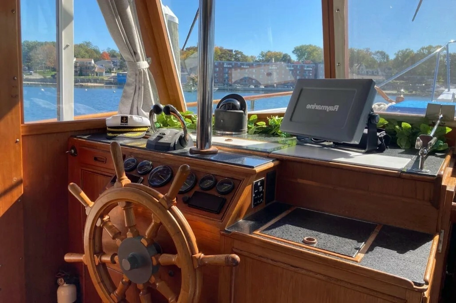 1983 Grand Banks Classic