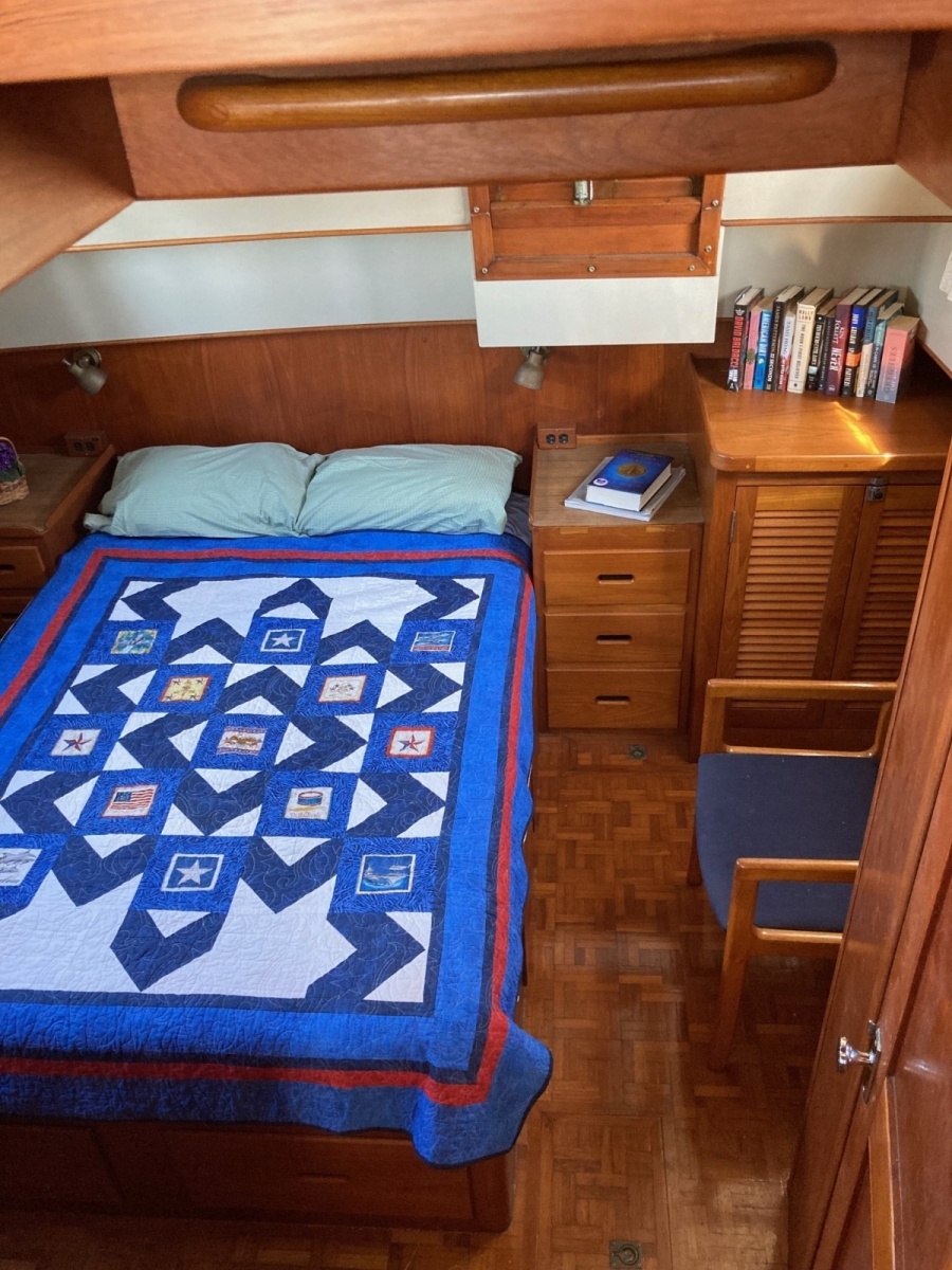 1983 Grand Banks 42 Classic