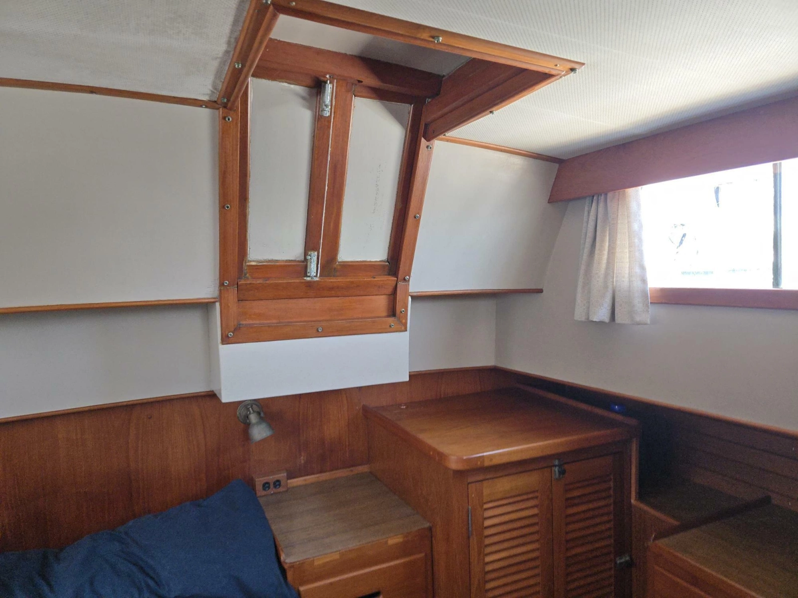1983 Grand Banks Classic