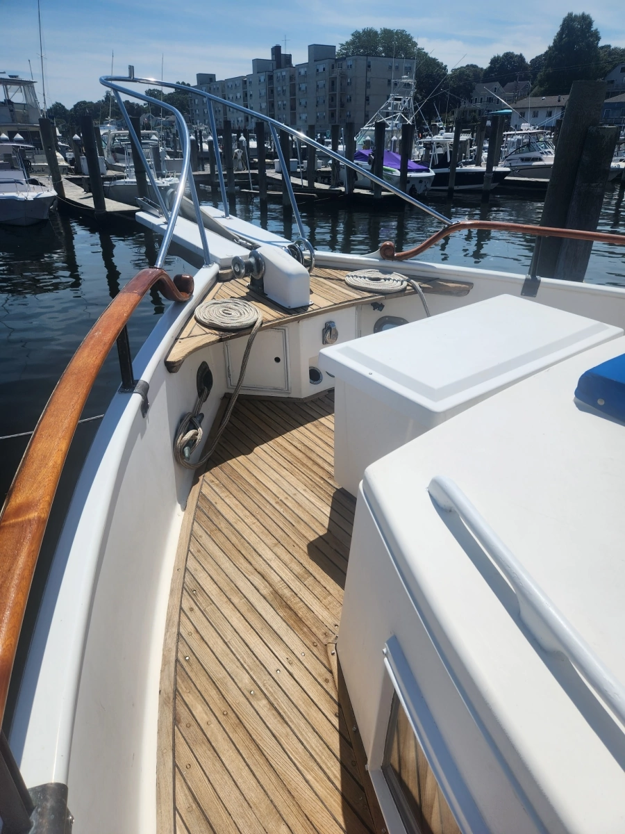 1983 Grand Banks Classic