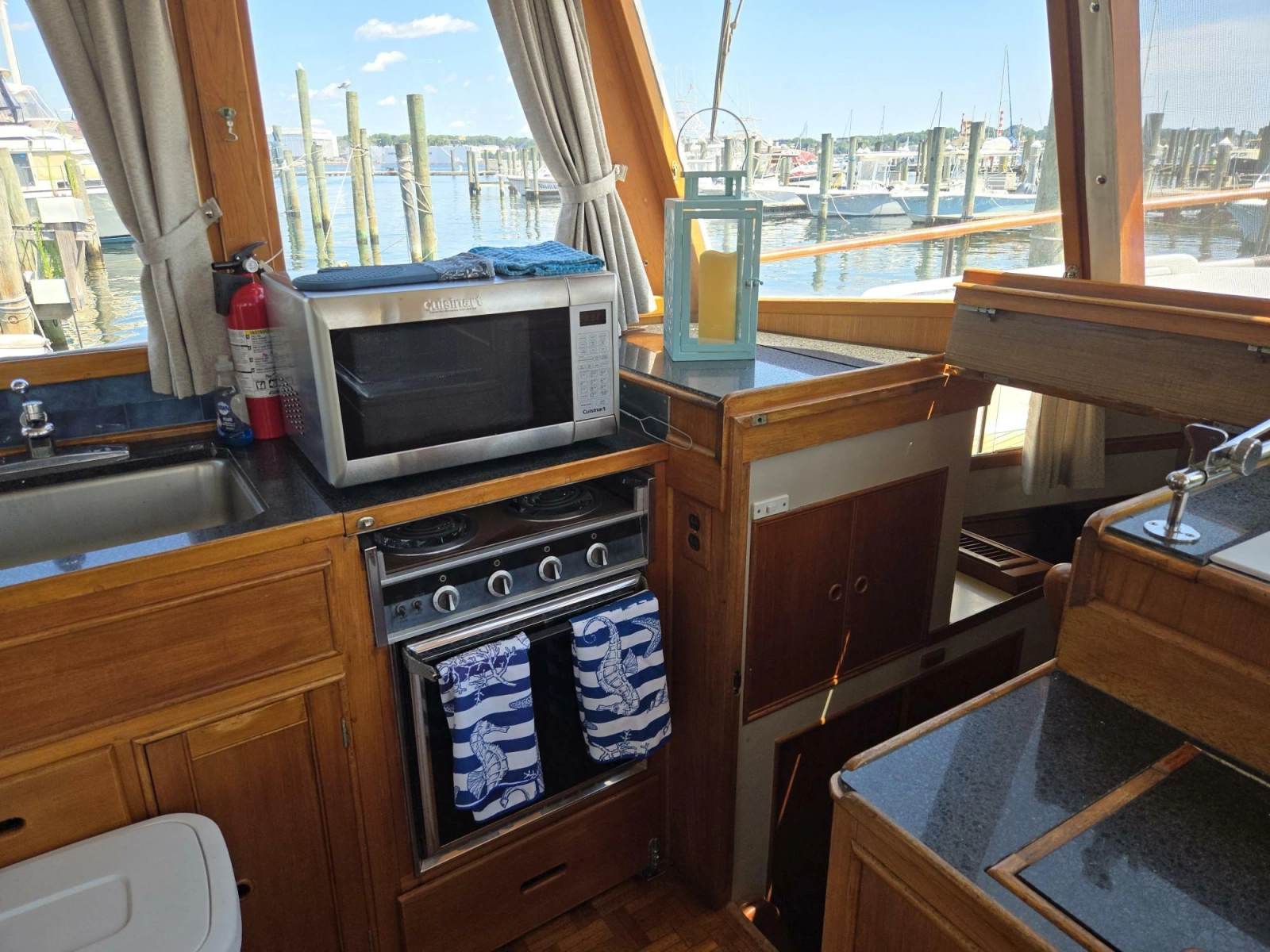 1983 Grand Banks Classic