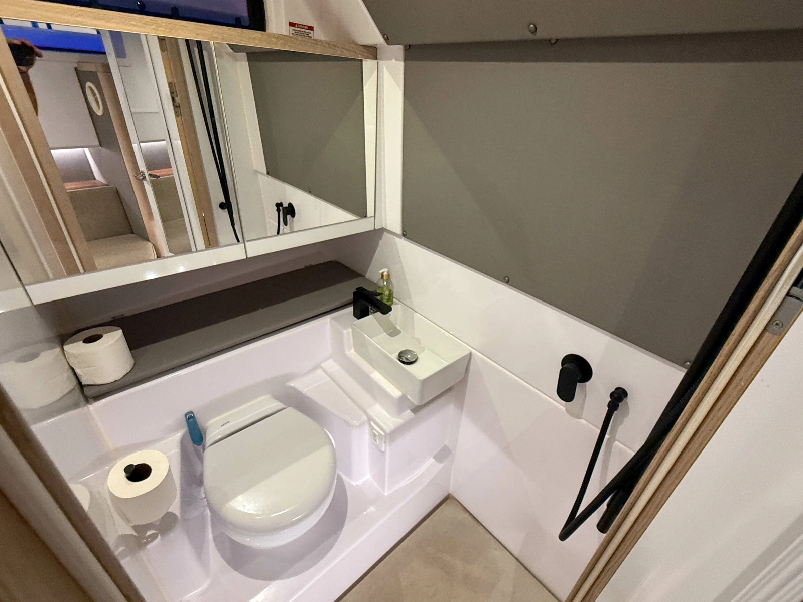 2024 Axopar 45 XC Cross Cabin Aft Cabin