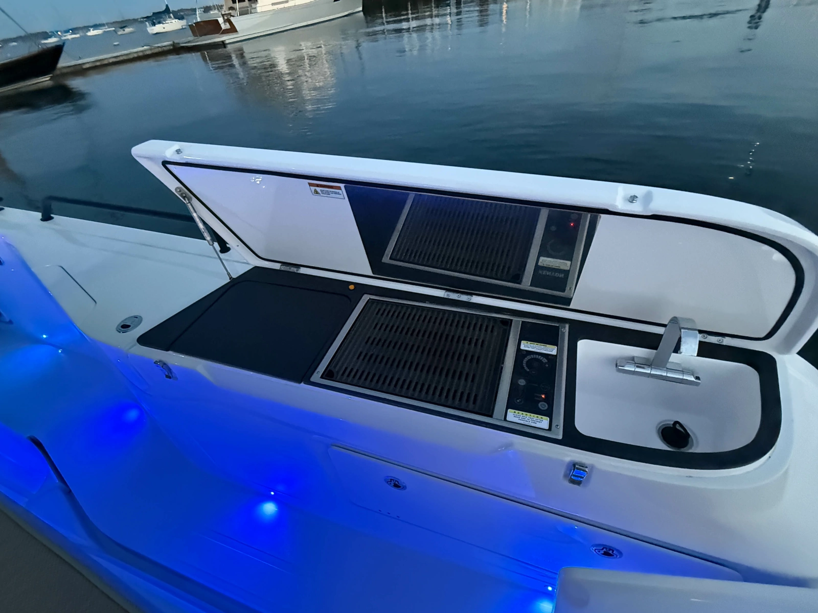 2024 Axopar 45 XC Cross Cabin Aft Cabin