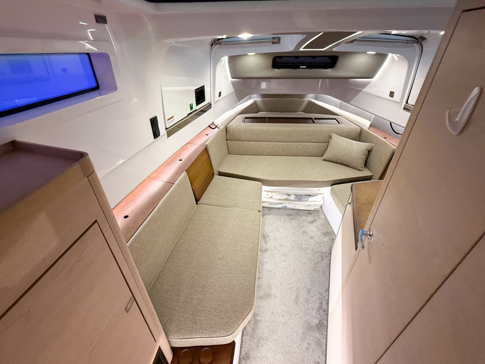 2024 Axopar 45 XC Cross Cabin Aft Cabin