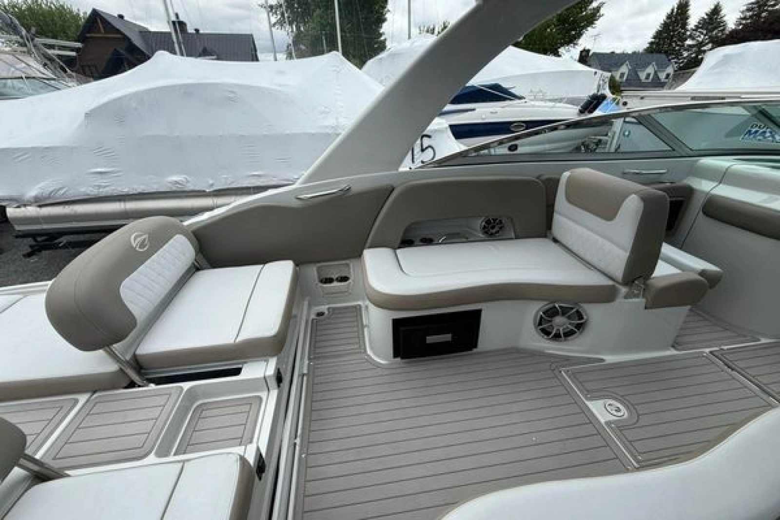 2018 Crownline E30
