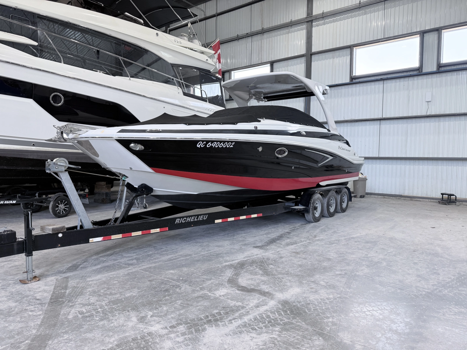 2018 Crownline E30