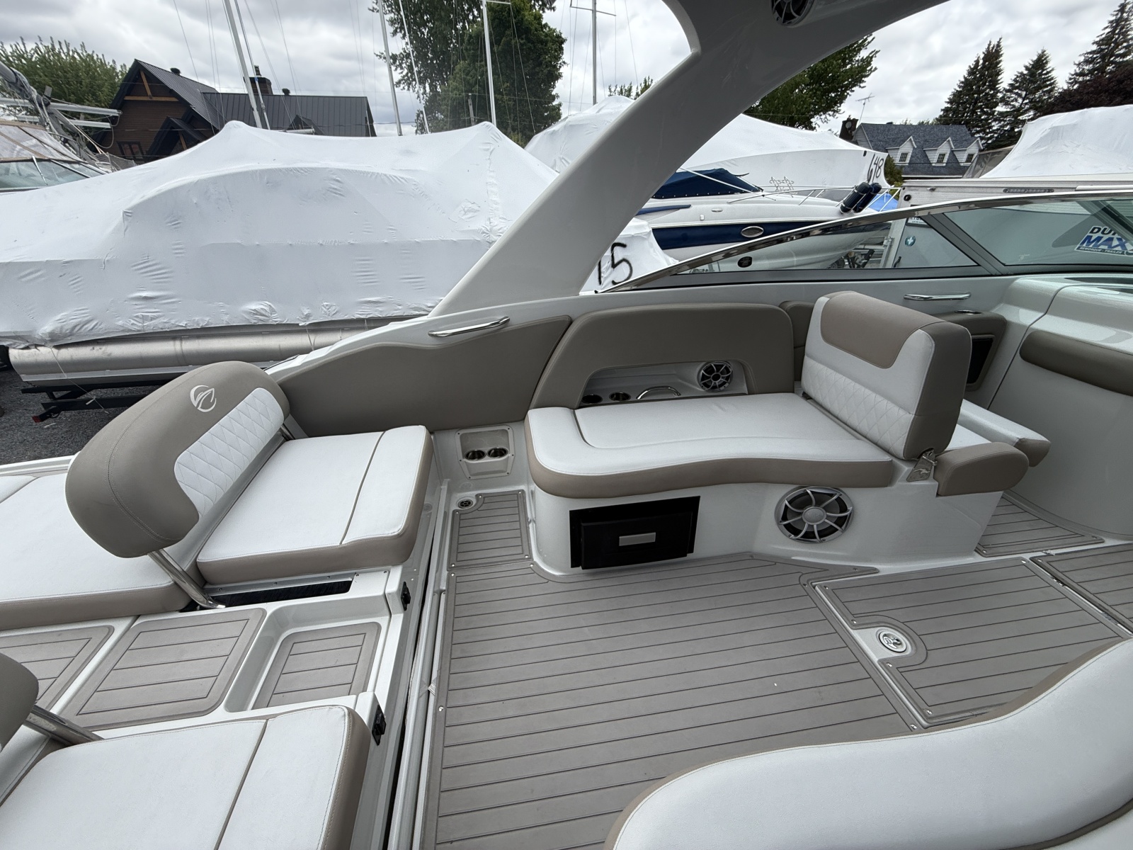 2018 Crownline E30