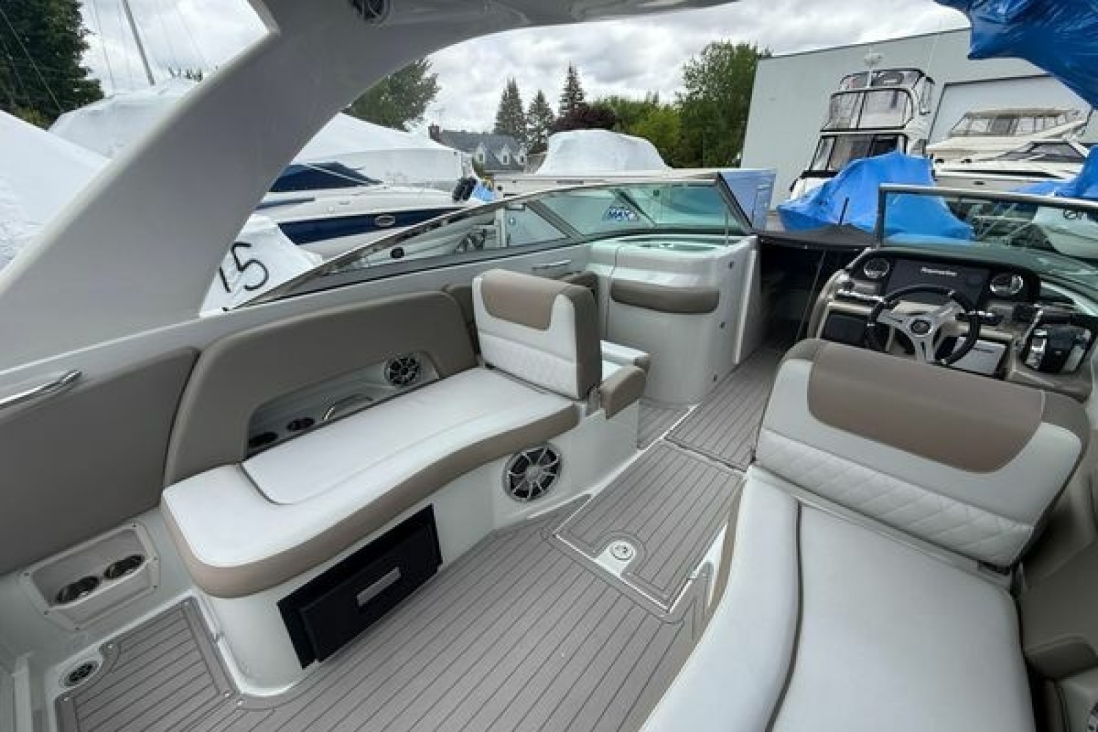 2018 Crownline E30
