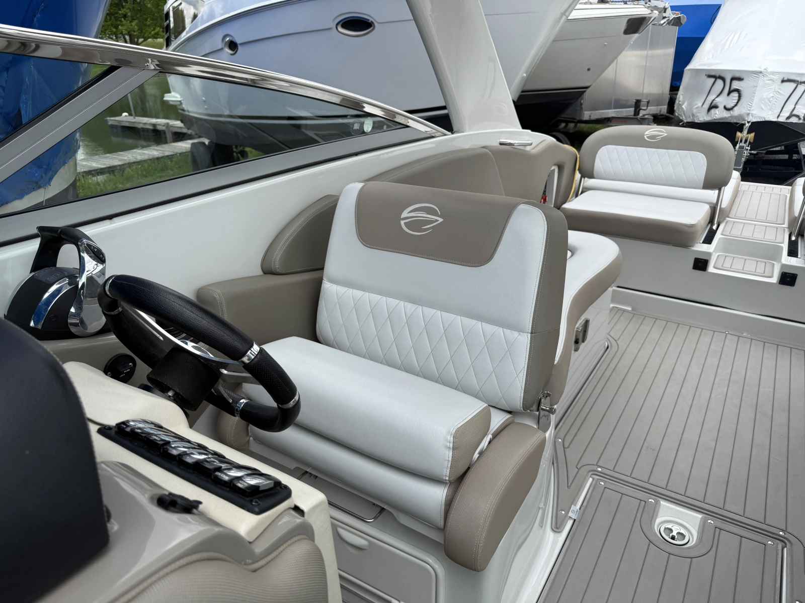 2018 Crownline E30