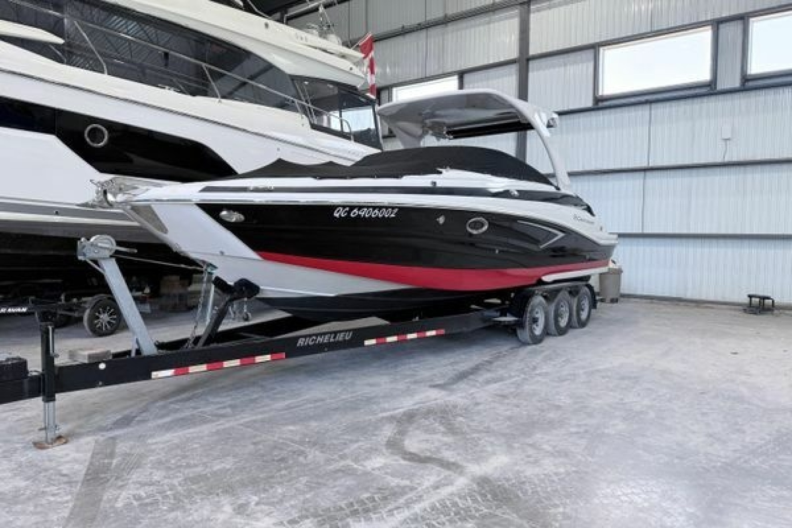 2018 Crownline E30