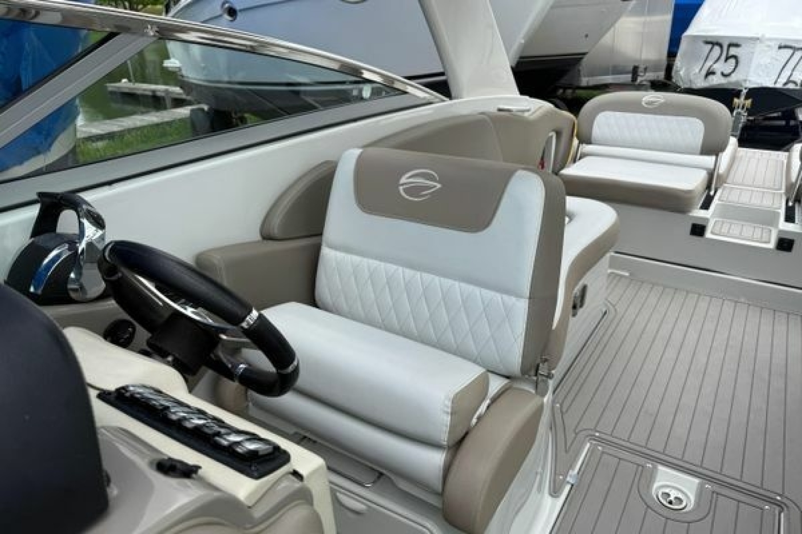 2018 Crownline E30