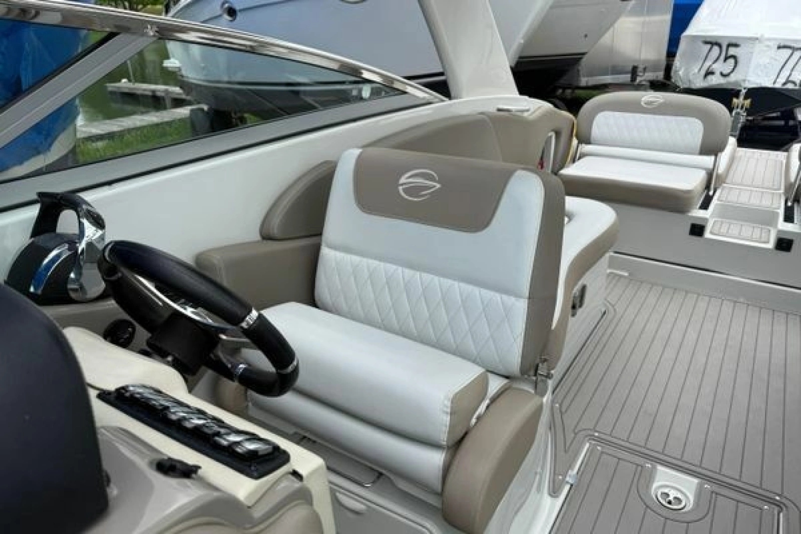 2018 Crownline E30