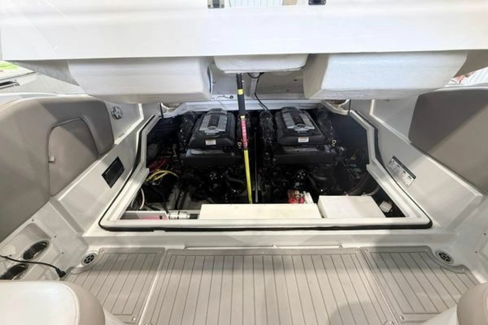 2018 Crownline E30
