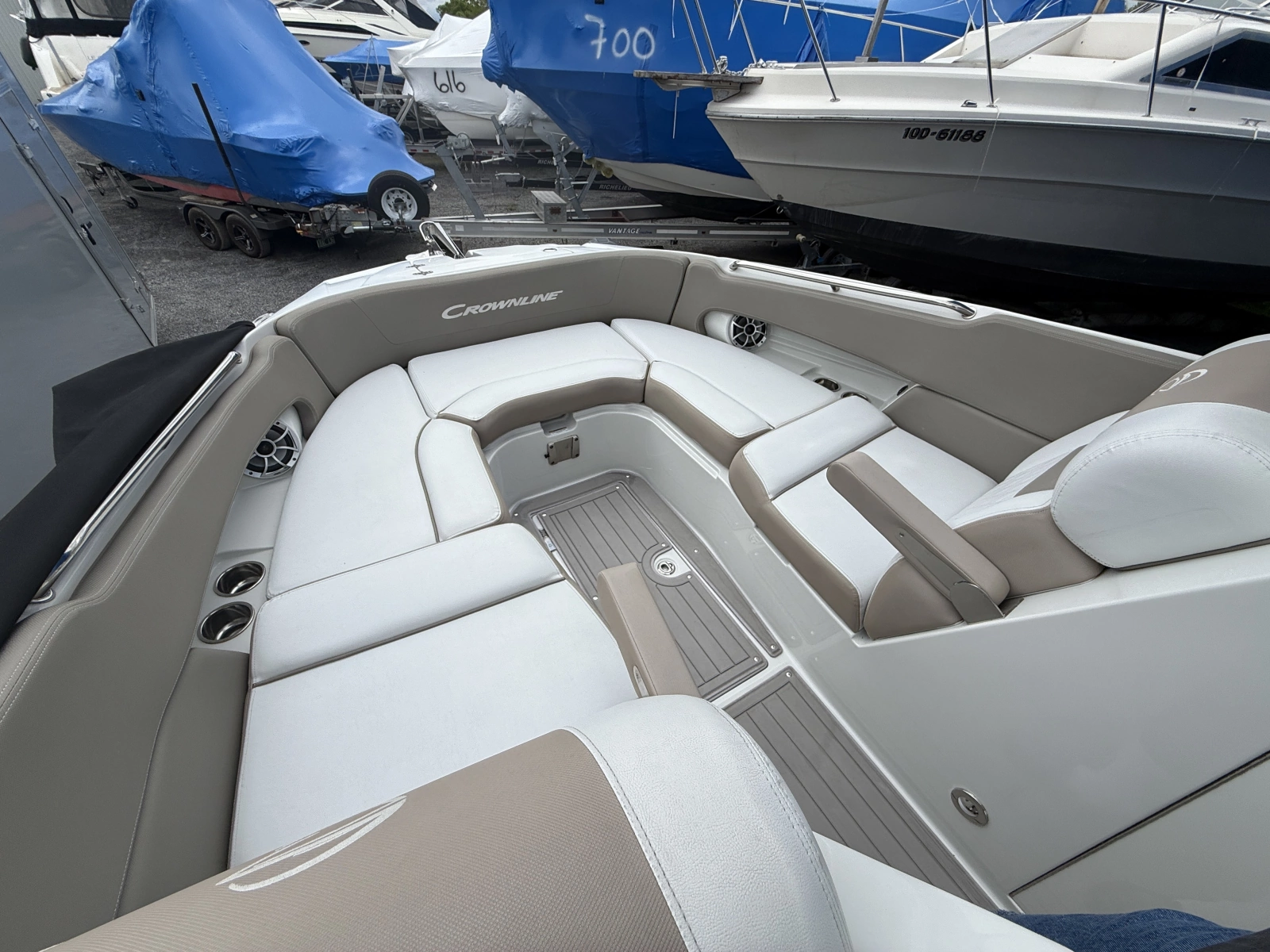 2018 Crownline E30