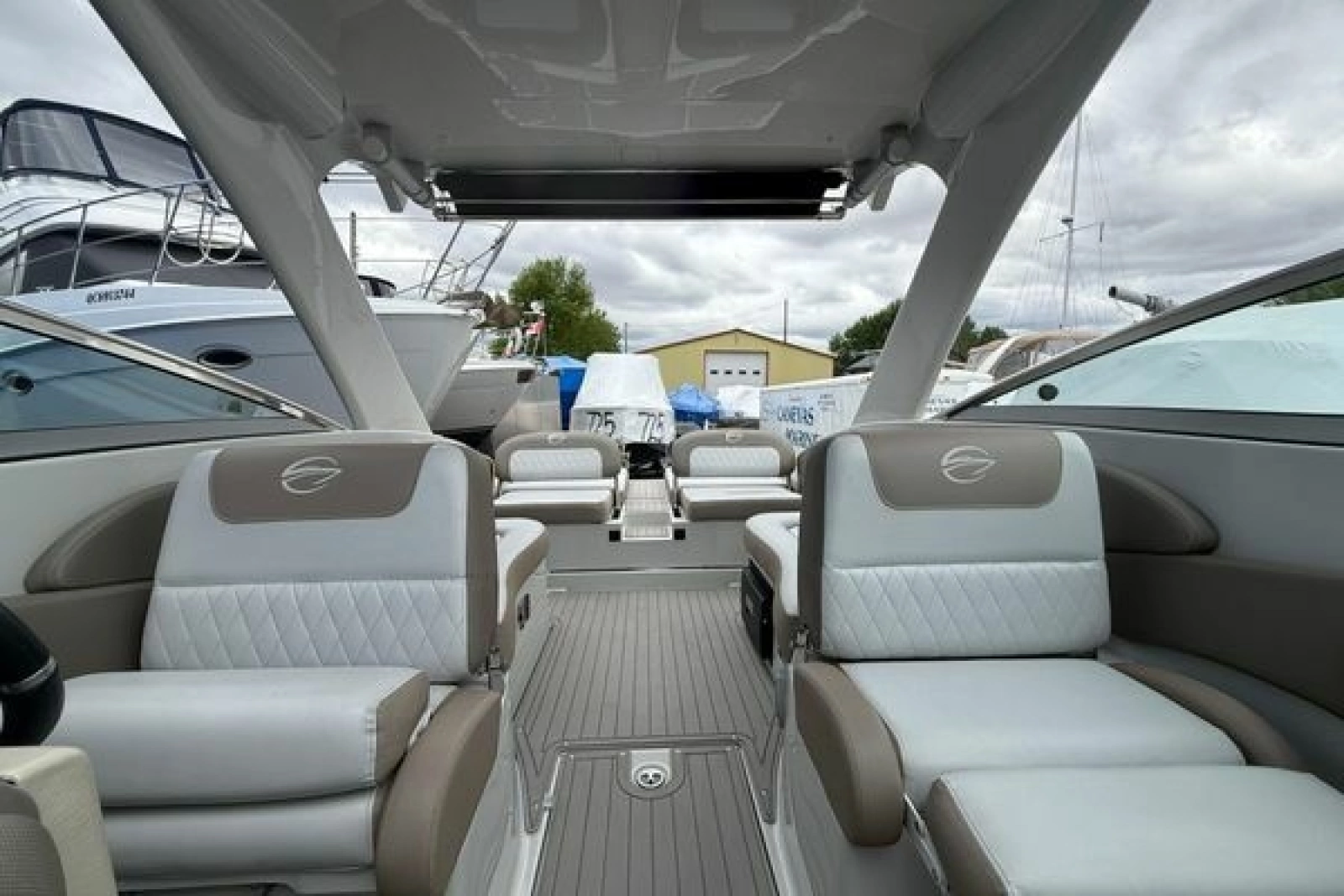 2018 Crownline E30
