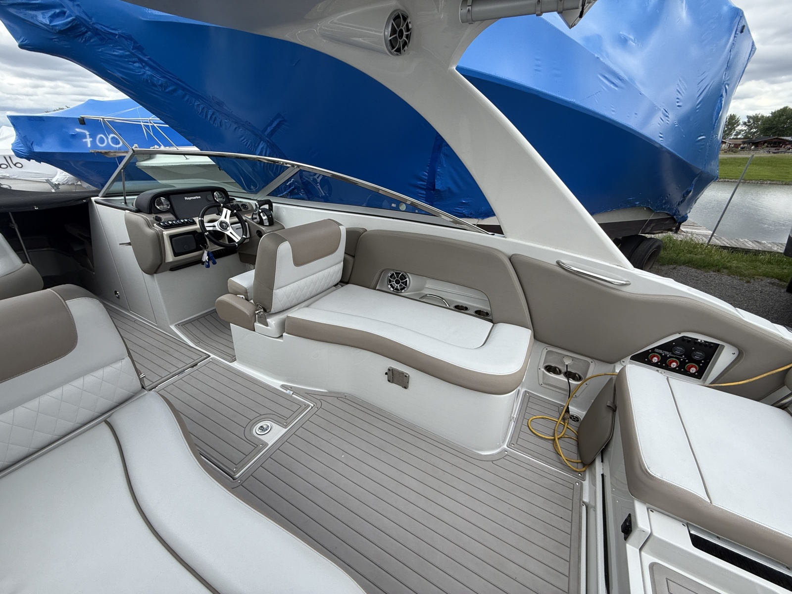 2018 Crownline E30