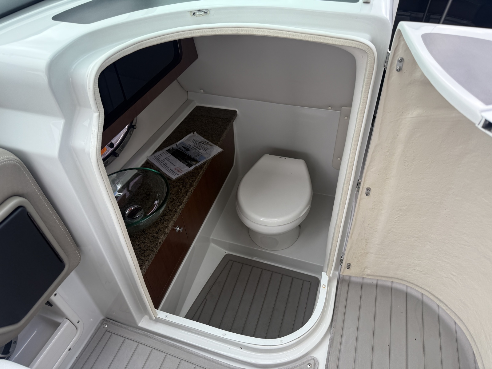 2018 Crownline E30