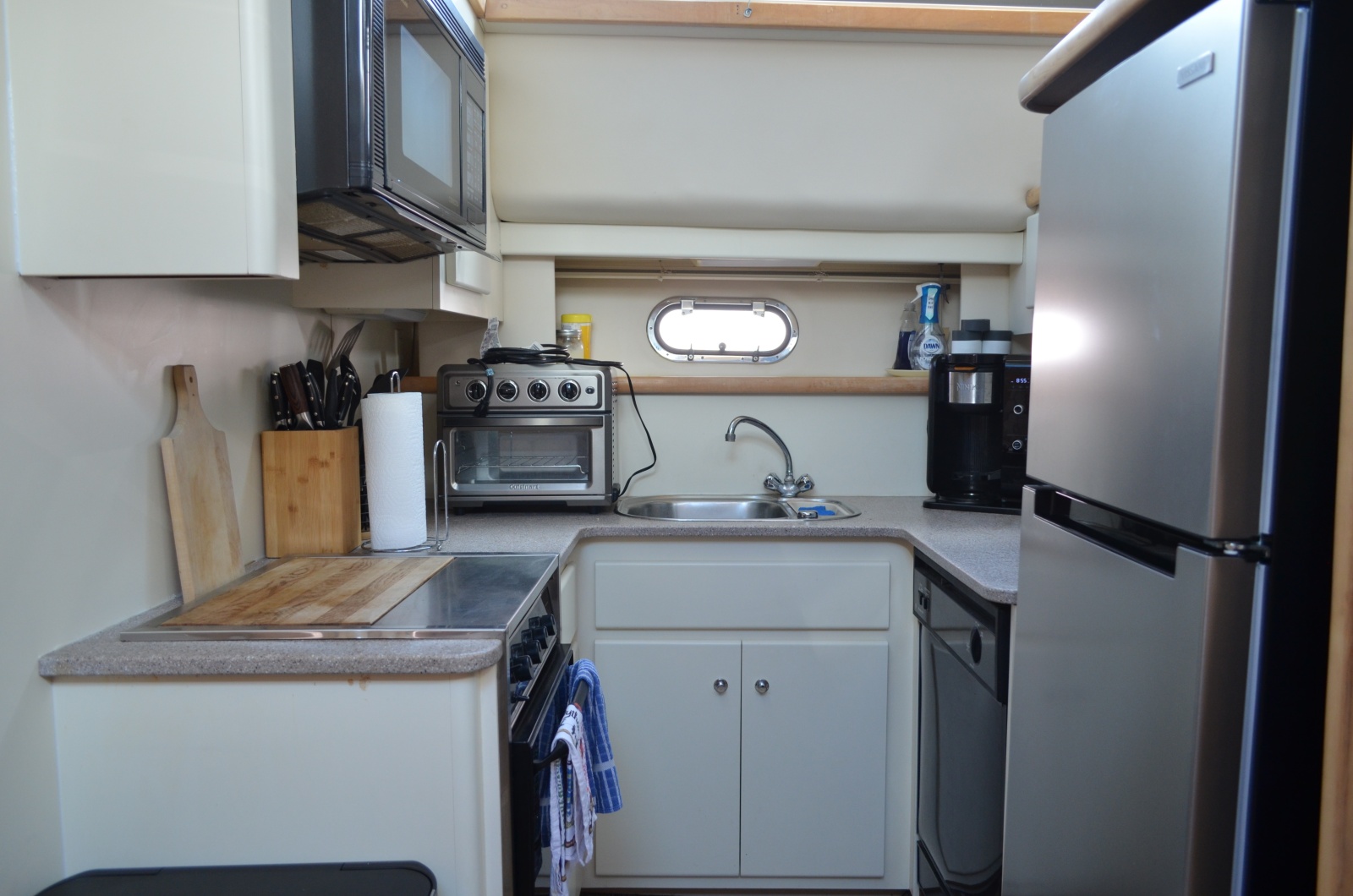 1996 Carver 440 Motor Yacht