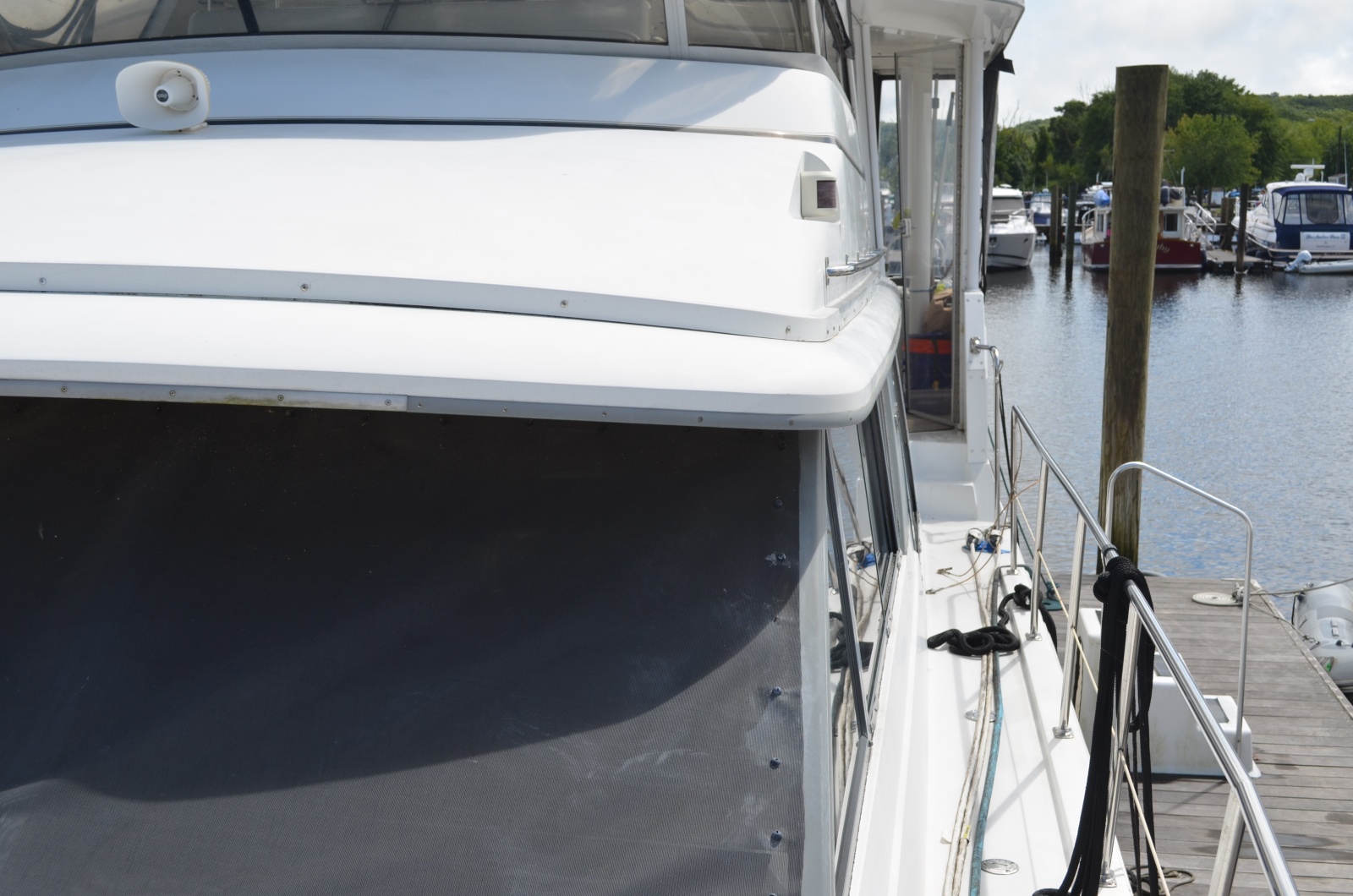 1996 Carver 440 Motor Yacht