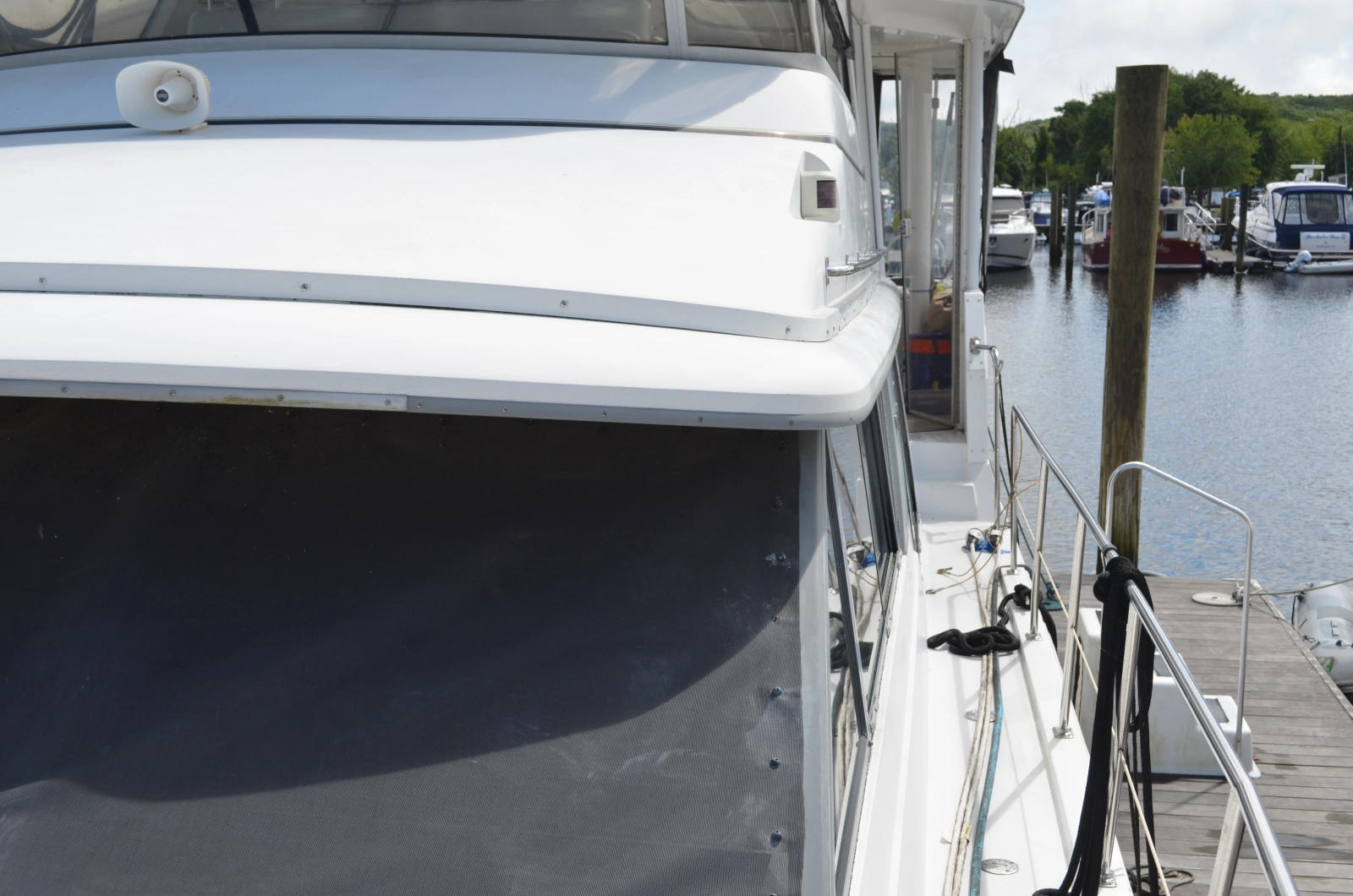 1996 Carver 440 Motor Yacht