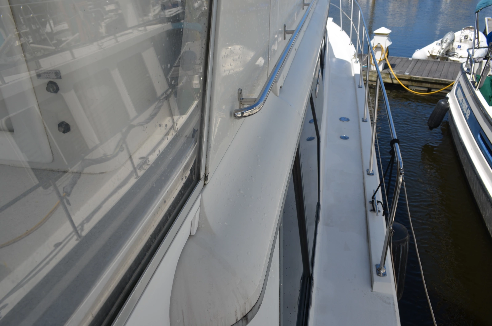 1996 Carver 440 Motor Yacht