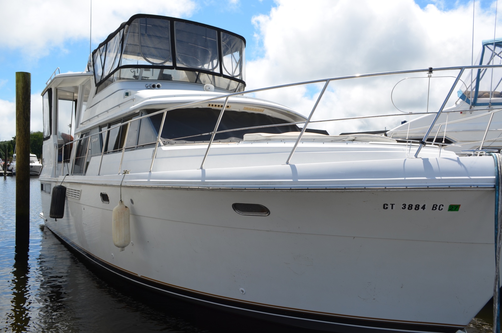 1996 Carver 440 Motor Yacht