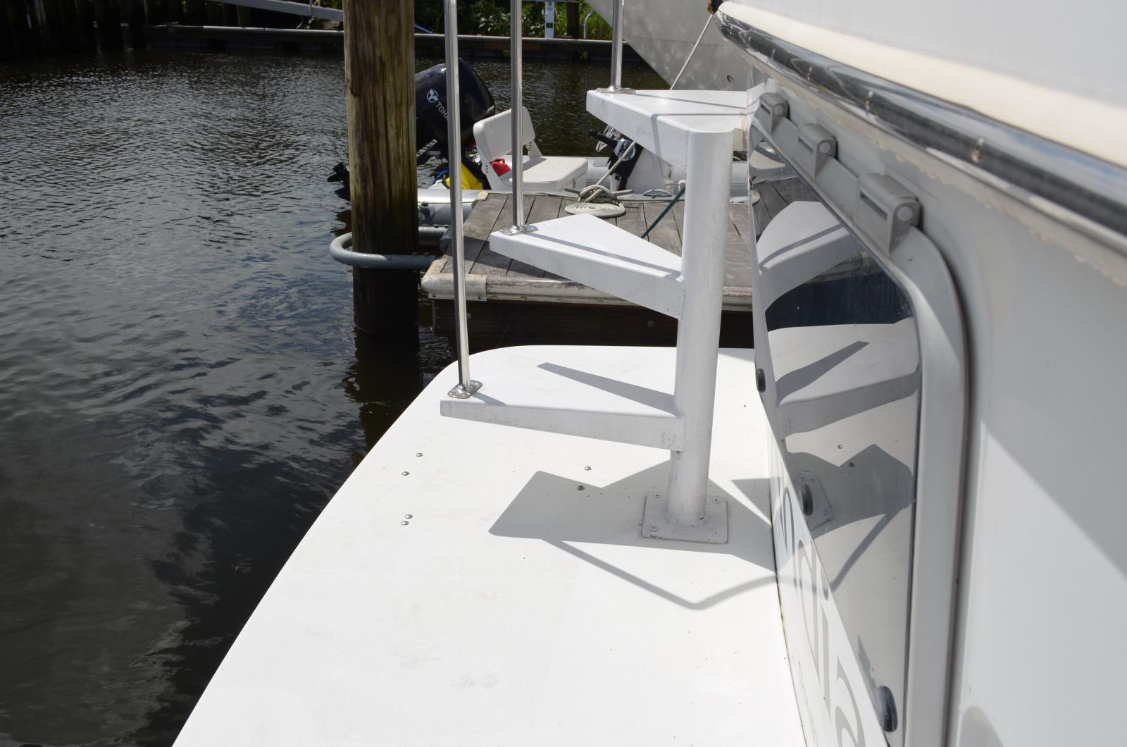 1996 Carver 440 Motor Yacht