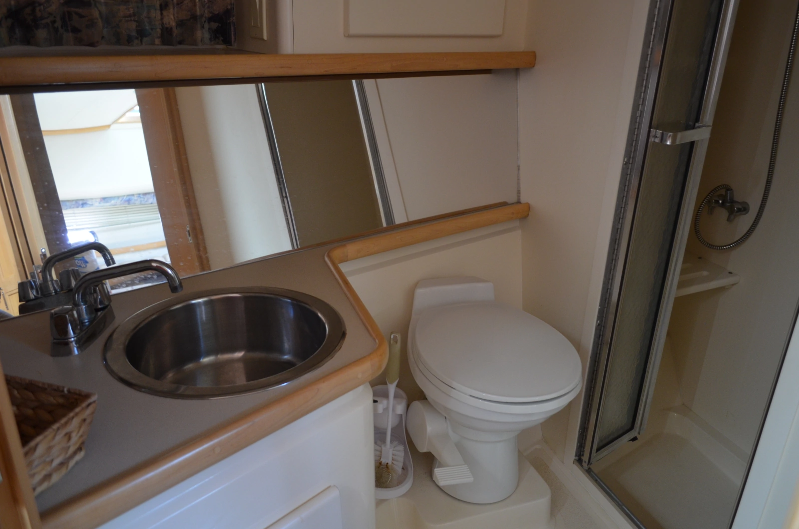 1996 Carver 440 Motor Yacht