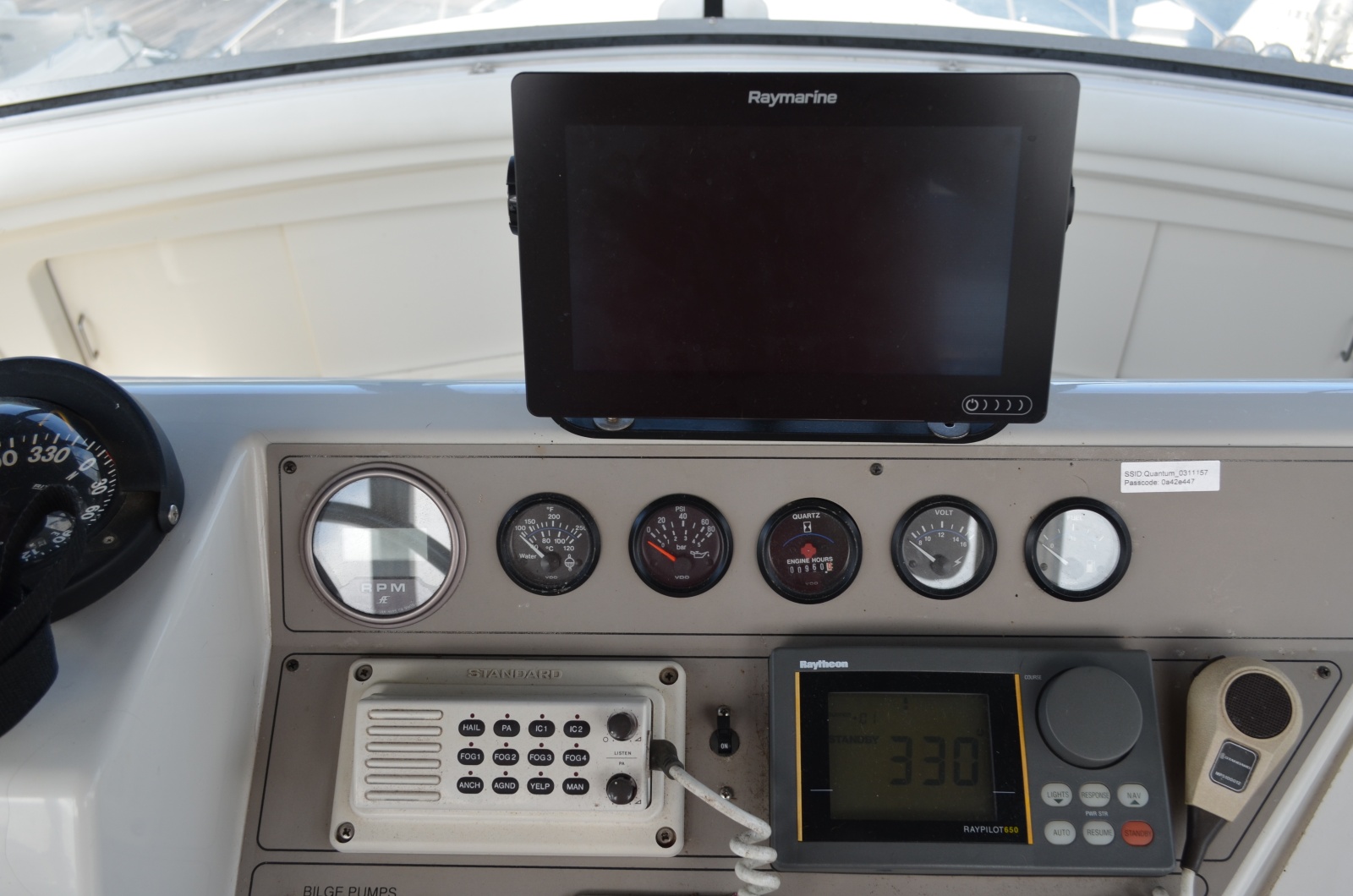 1996 Carver 440 Motor Yacht