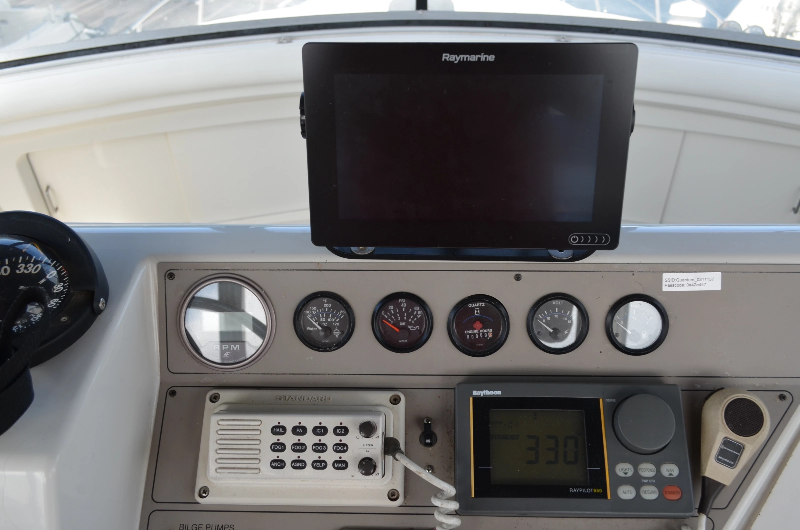 1996 Carver 440 Motor Yacht