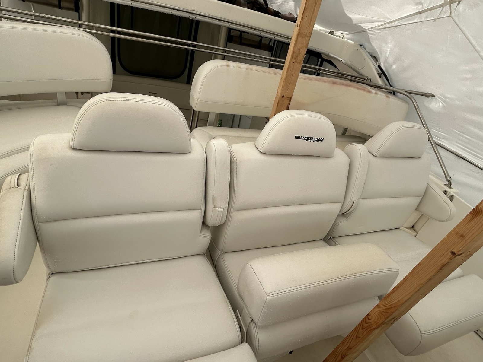 2005 Silverton 39MY