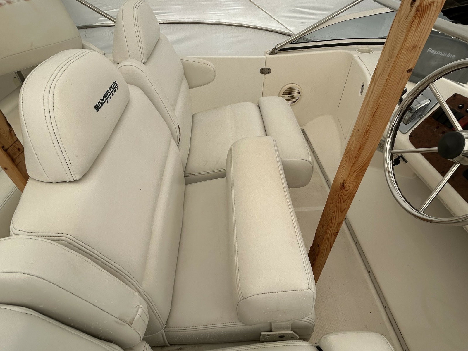 2005 Silverton 39MY